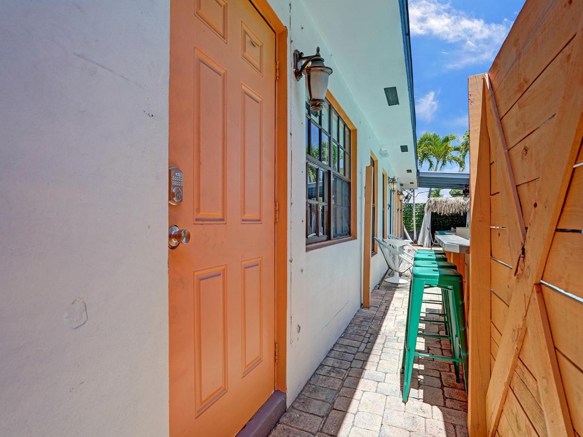 Large Gay Men'S 1 Bedroom W Gameroom Heated Pool Clothing Optional Oakland Park Exterior foto